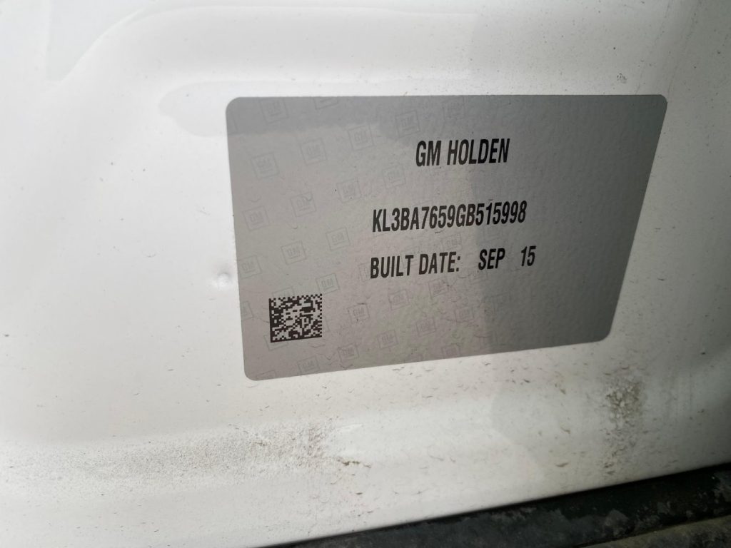 Car Wreckers - Holden Trax 2015 White Auto Petrol