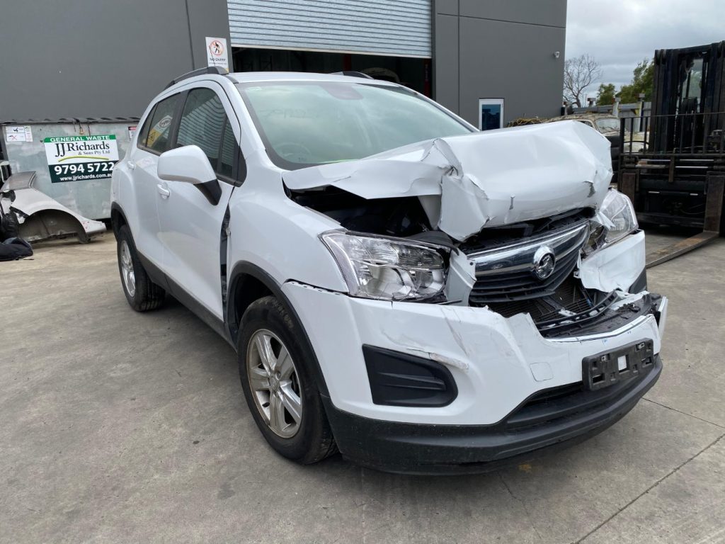 Car Wreckers - Holden Trax 2015 White Auto Petrol
