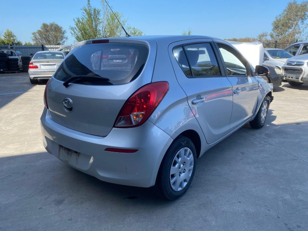 Car Wreckers - Hyundai i20 2015 Silver Auto Petrol