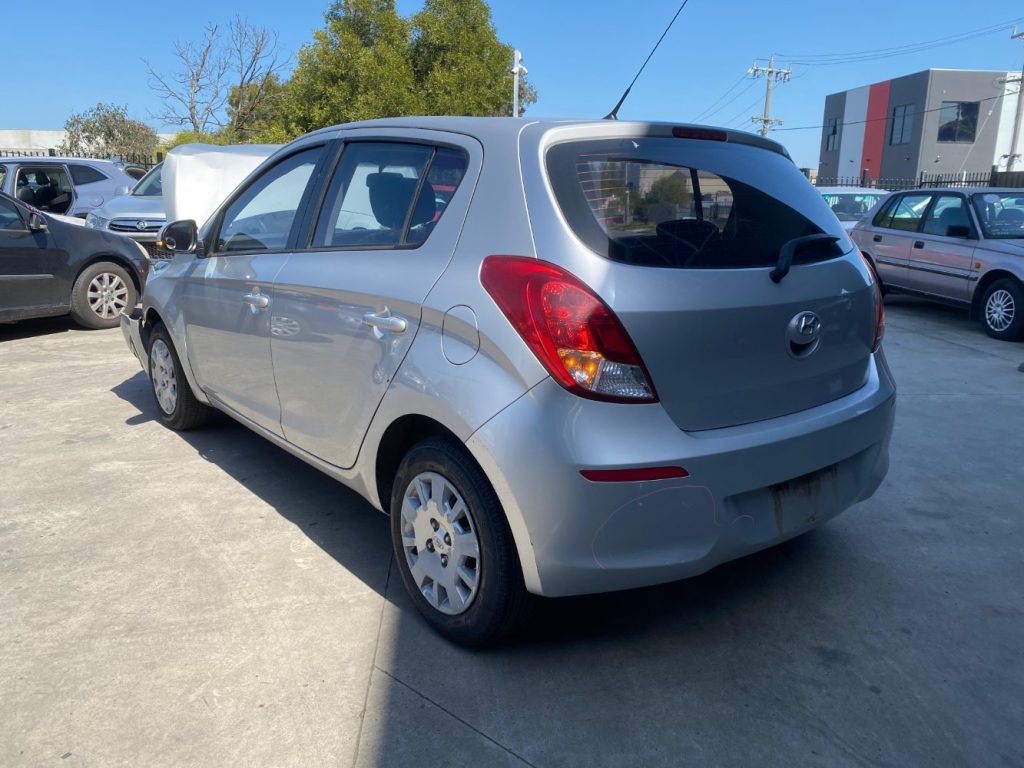 Car Wreckers - Hyundai i20 2015 Silver Auto Petrol