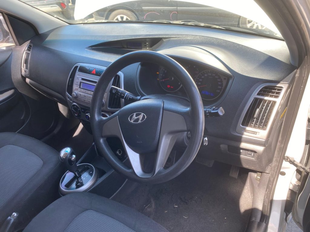 Car Wreckers - Hyundai i20 2015 Silver Auto Petrol