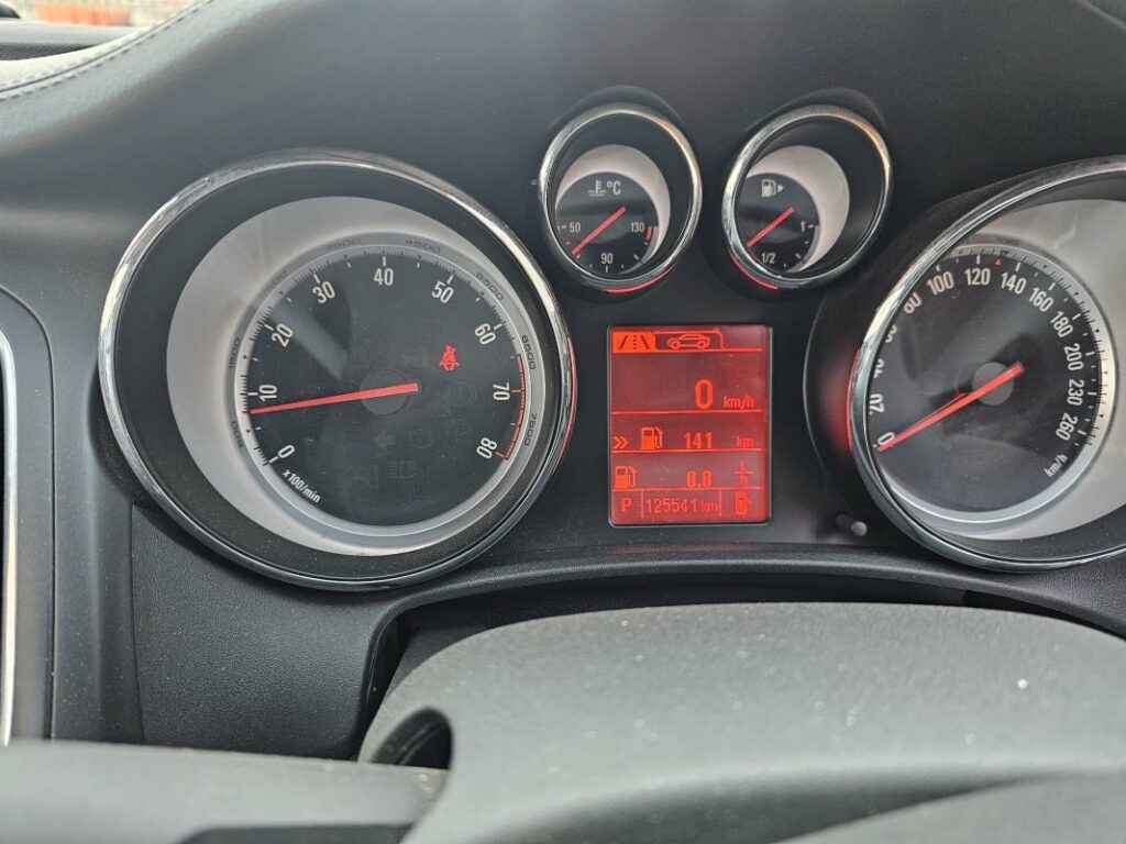 Car Wrecker - 2015 Holden Cascada