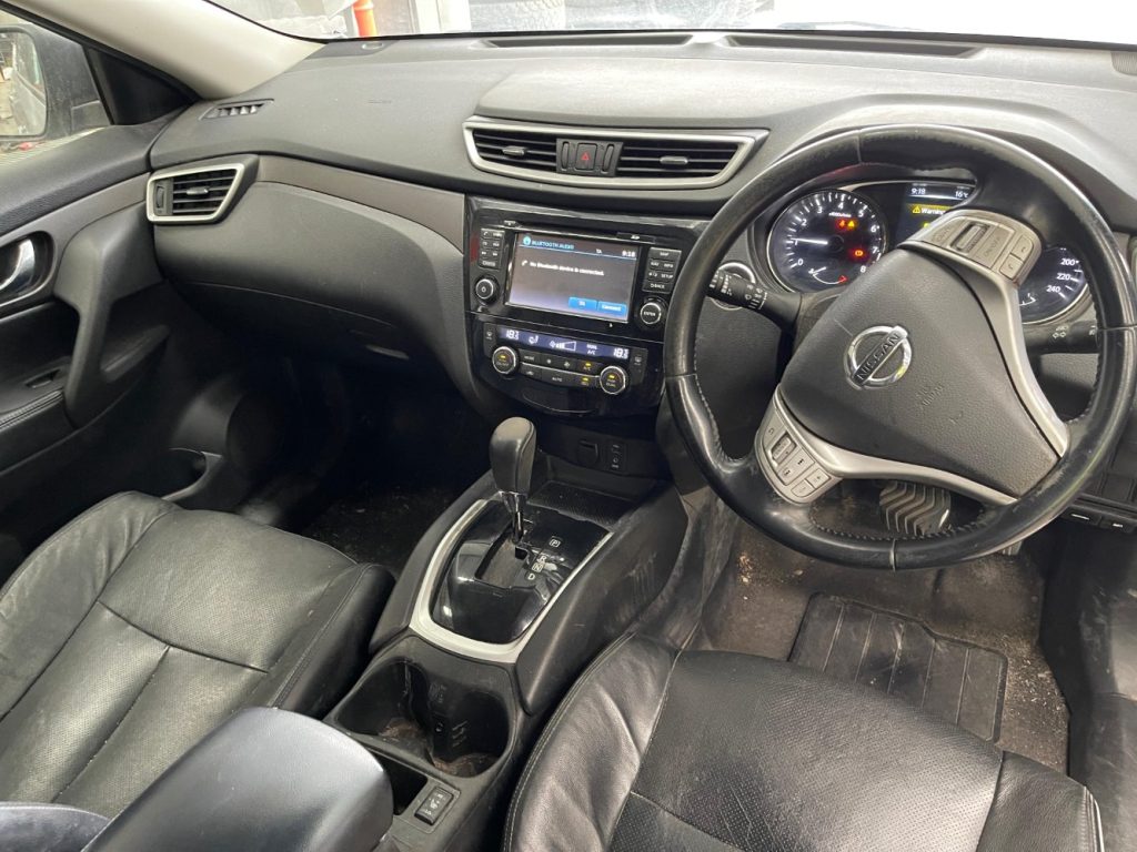 Car Wreckers - Nissan X-Trail 2015 Silver Auto Petrol