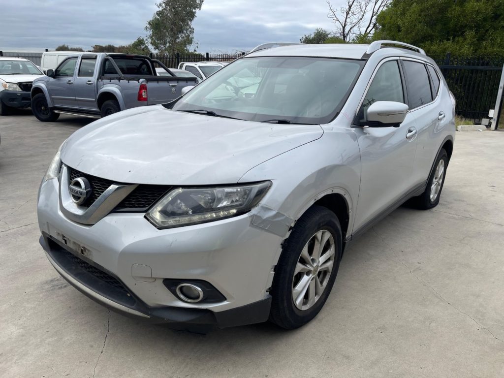 Car Wreckers - Nissan X-Trail 2015 Silver Auto Petrol