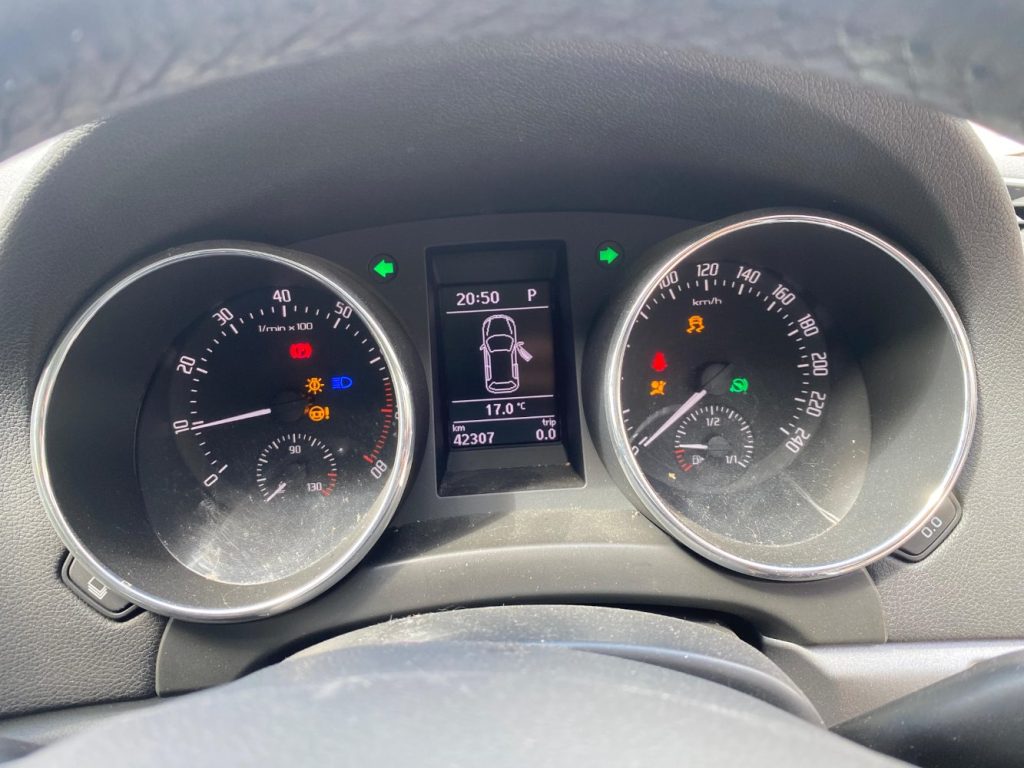 Car Wreckers - Skoda Yeti 2015 White Auto Petrol