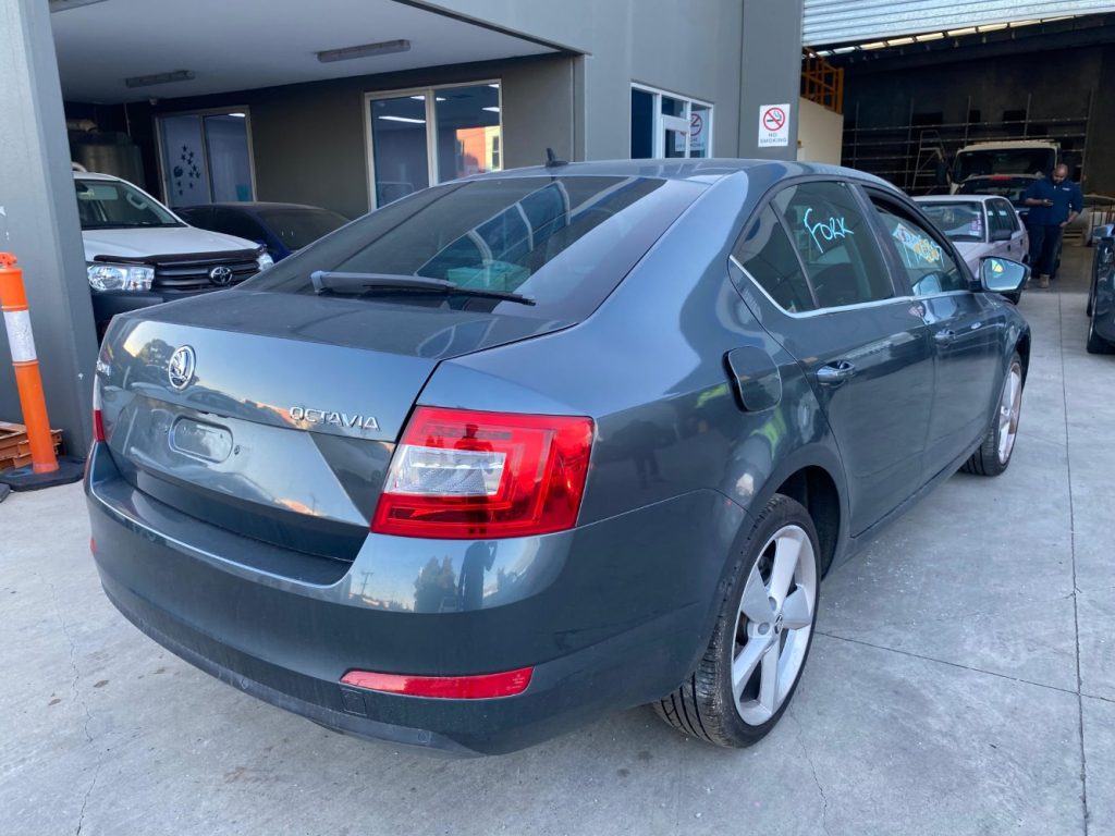 Car Wreckers - Skoda Octavia 2015 Grey Auto