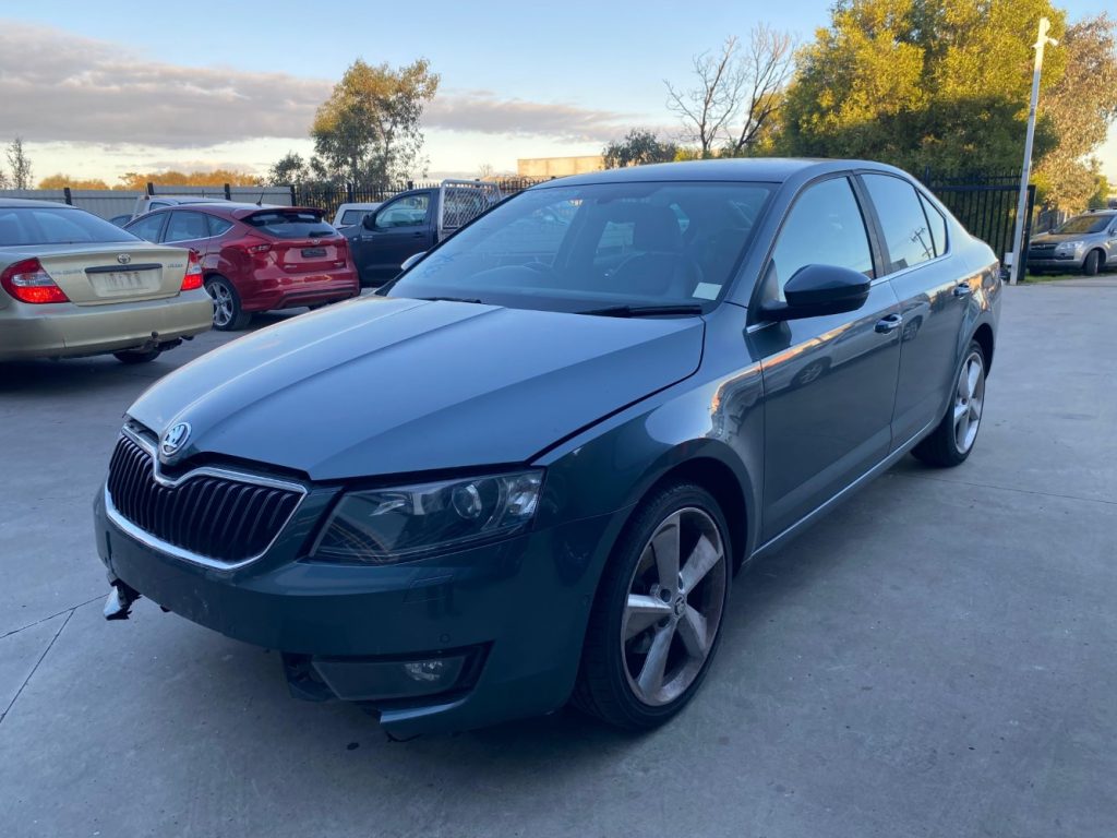 Car Wreckers - Skoda Octavia 2015 Grey Auto