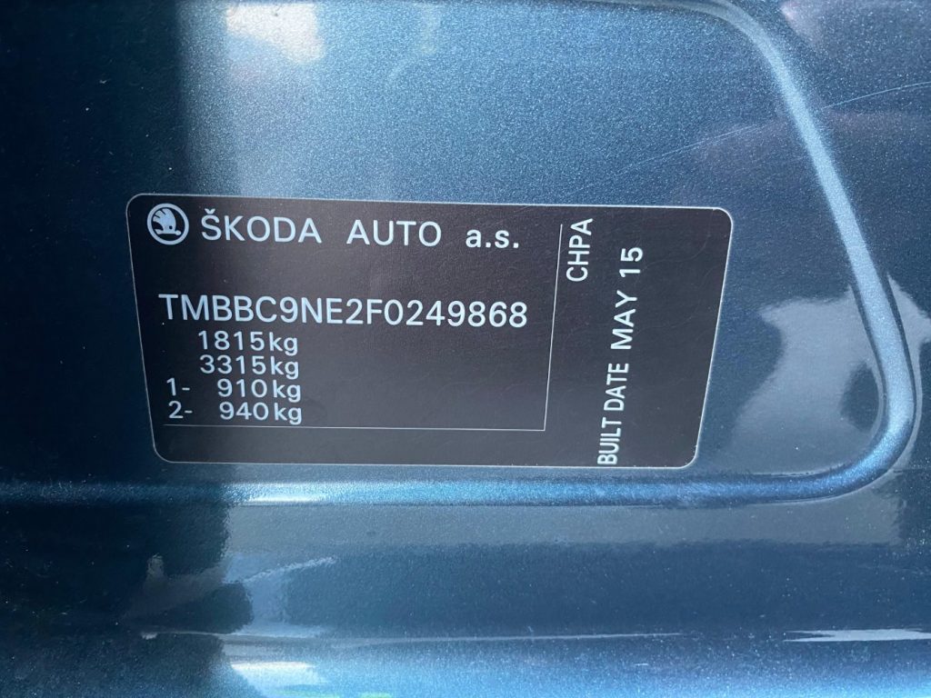 Car Wreckers - Skoda Octavia 2015 Grey Auto