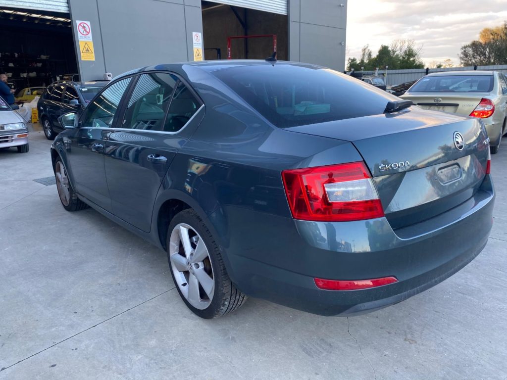 Car Wreckers - Skoda Octavia 2015 Grey Auto