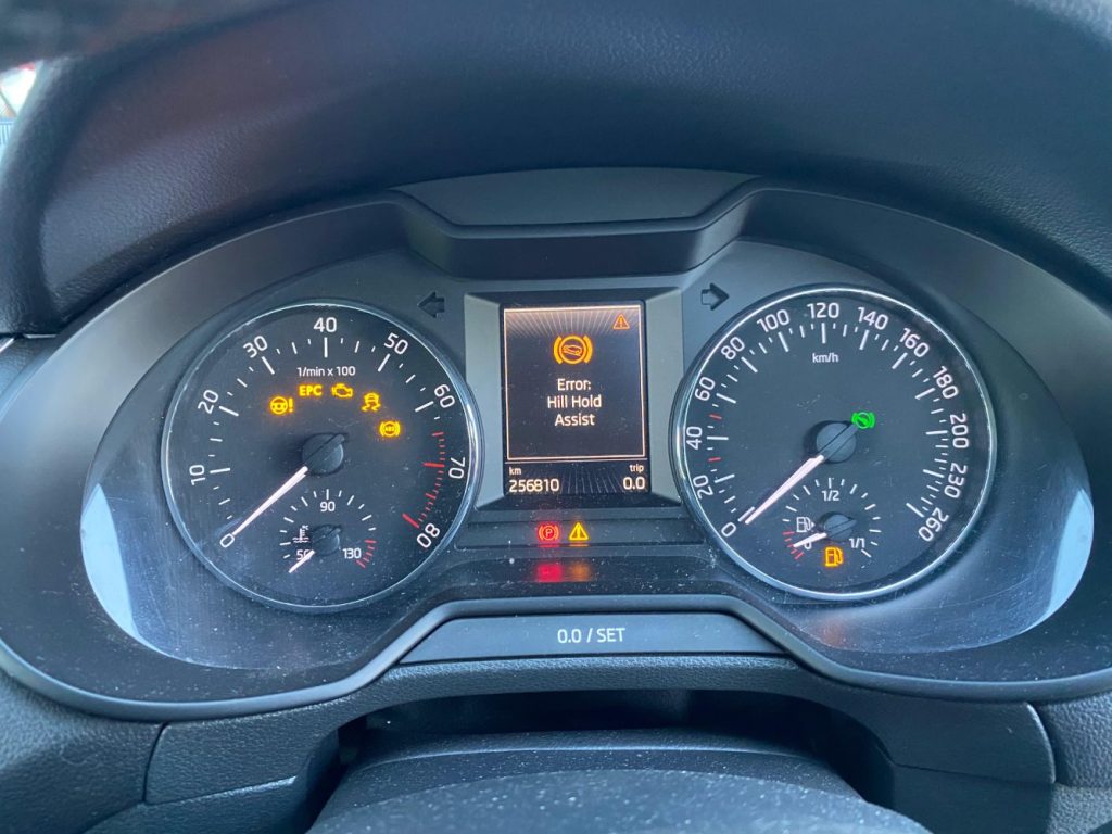 Car Wreckers - Skoda Octavia 2015 Grey Auto