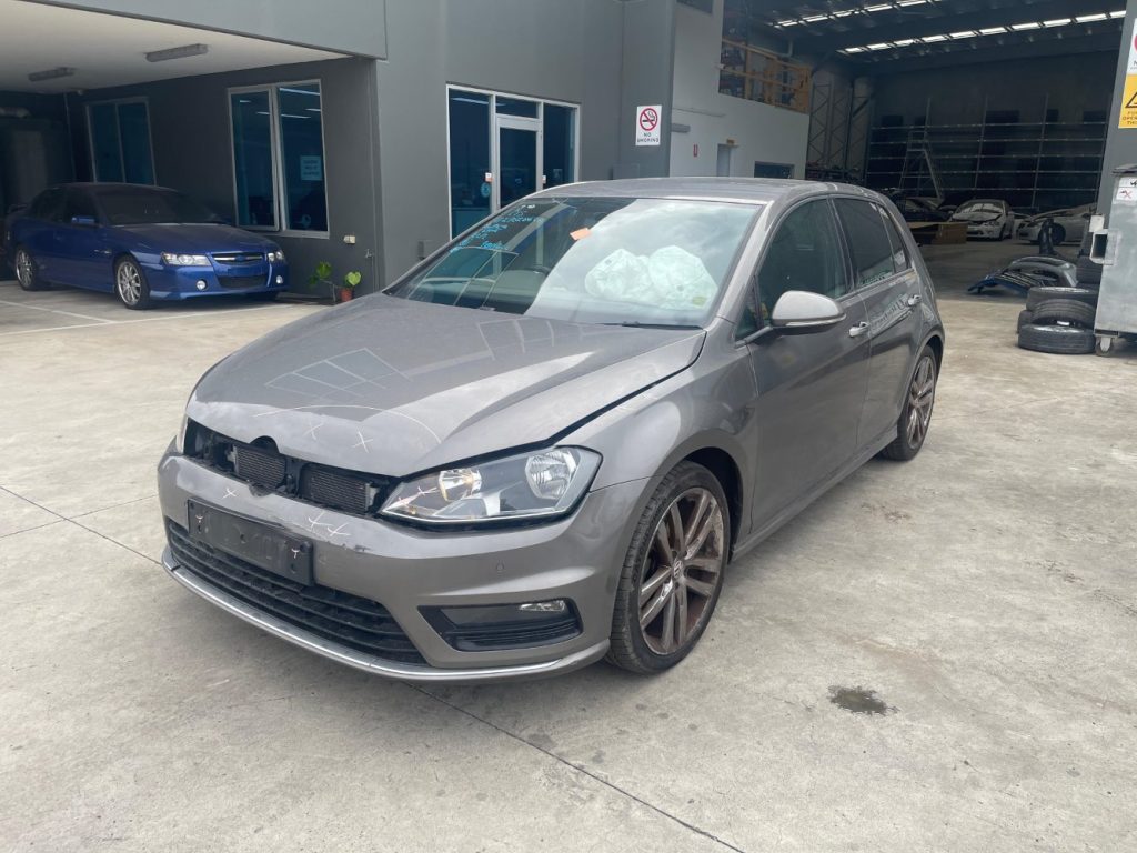 Car Wreckers - Volkswagen Golf 2015 Silver Auto Petrol