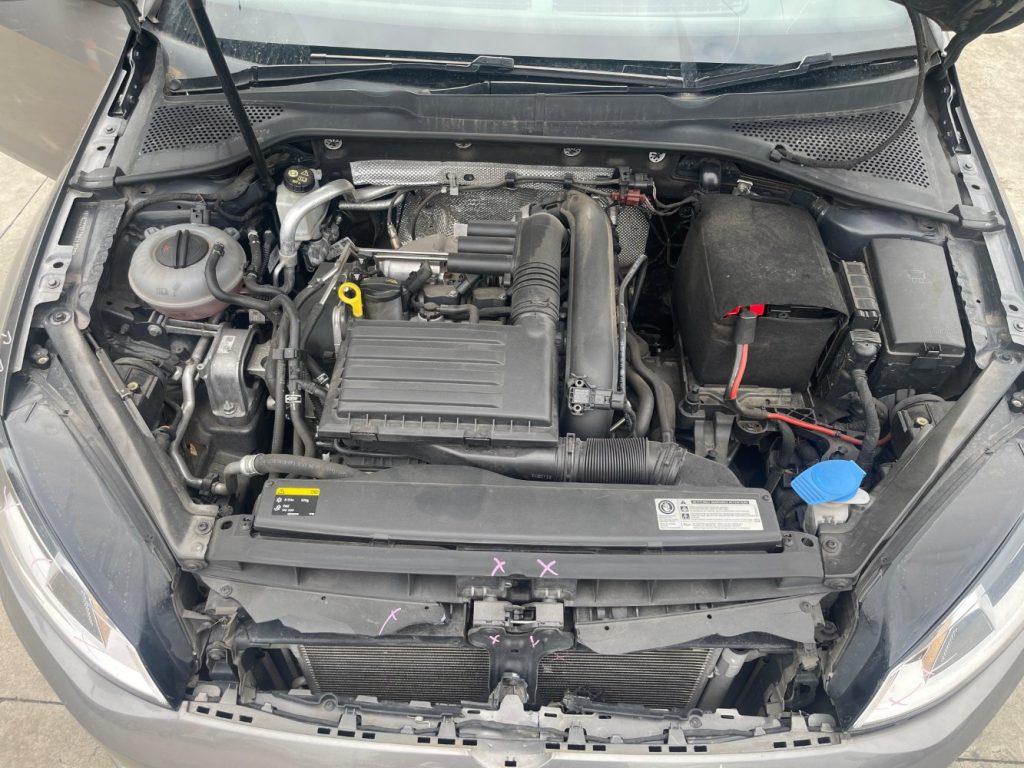 Car Wreckers - Volkswagen Golf 2015 Silver Auto Petrol