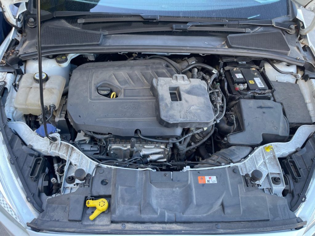 Car Wreckers - Ford Focus 2016 White Auto