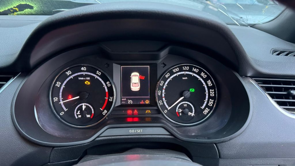 Car Wreckers - Skoda Octavia 2016 Grey Auto