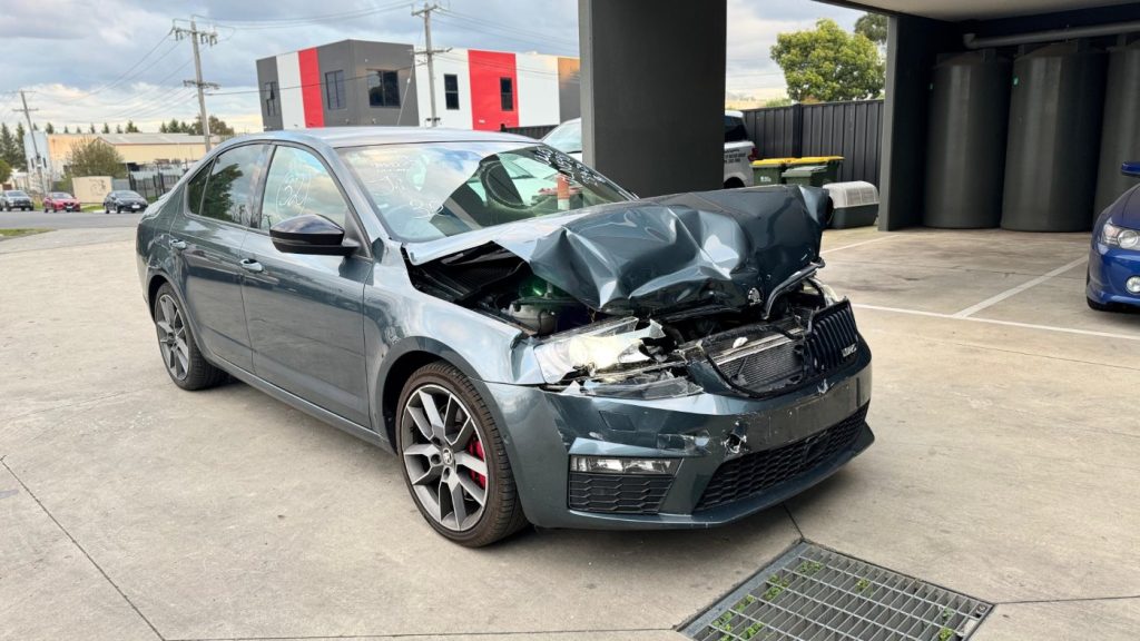 Car Wreckers - Skoda Octavia 2016 Grey Auto