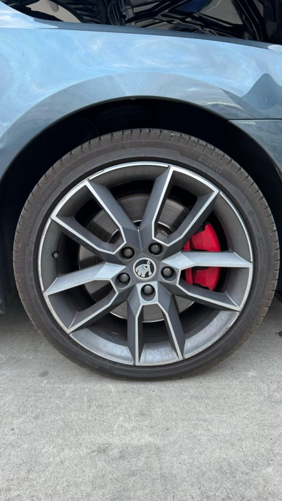 Car Wreckers - Skoda Octavia 2016 Grey Auto