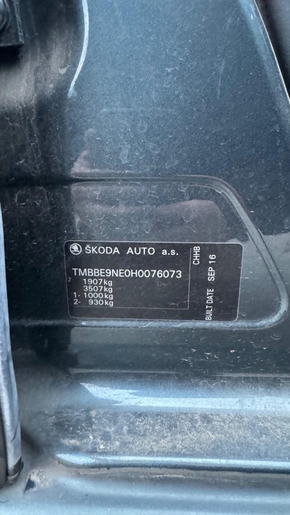 Car Wreckers - Skoda Octavia 2016 Grey Auto