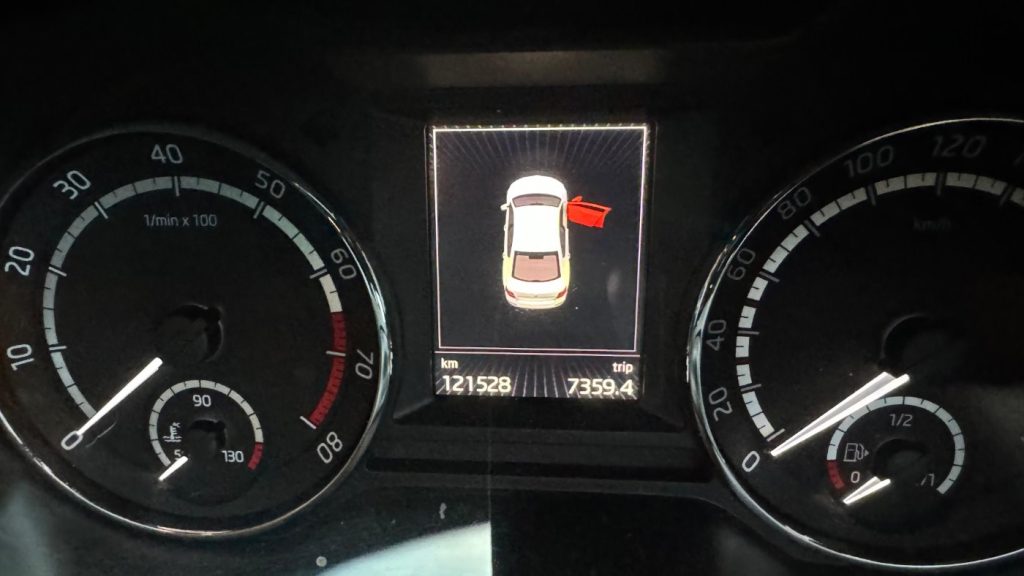 Car Wreckers - Skoda Octavia 2016 Grey Auto