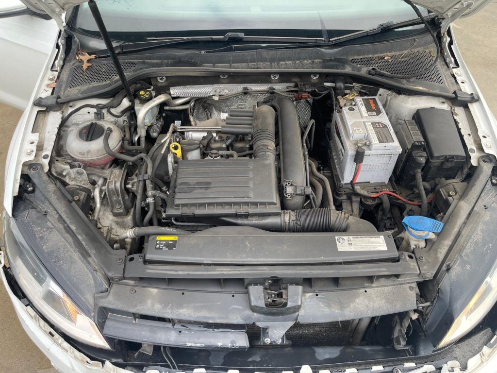 Car Wreckers - Volkswagen Golf 2016 White Auto Petrol