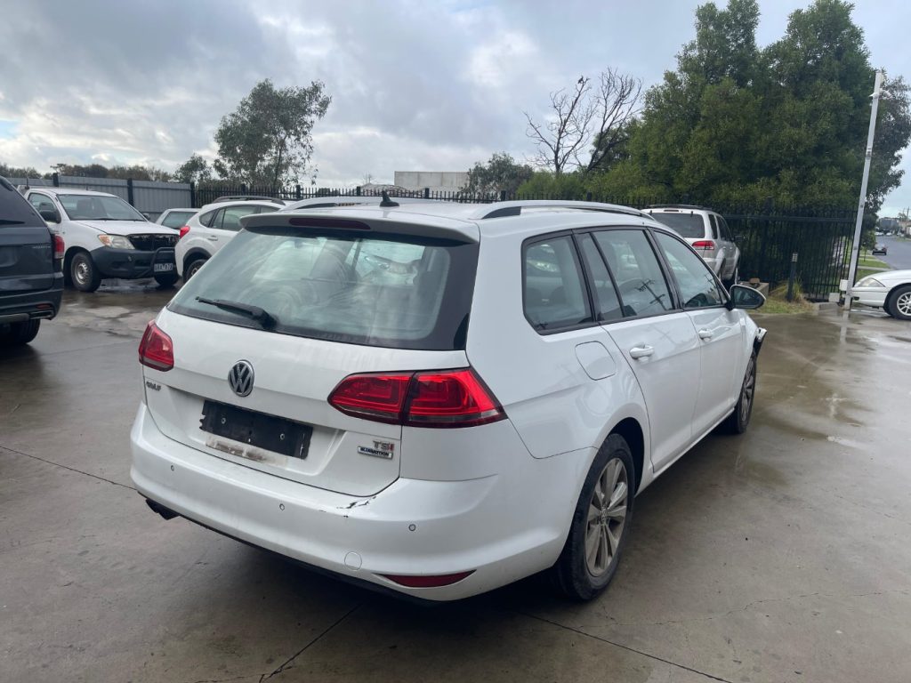 Car Wreckers - Volkswagen Golf 2016 White Auto Petrol