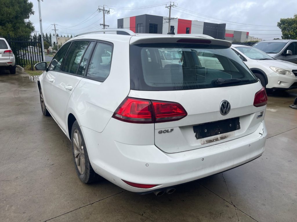 Car Wreckers - Volkswagen Golf 2016 White Auto Petrol