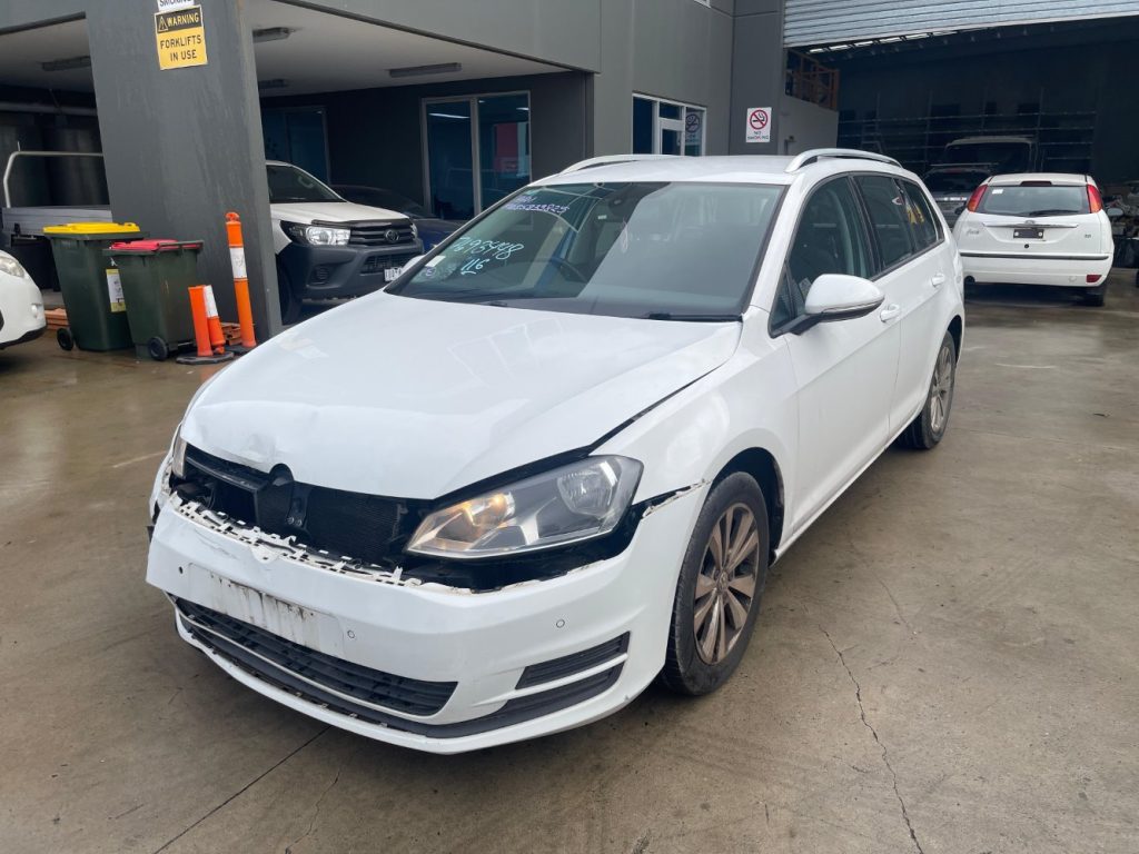 Car Wreckers - Volkswagen Golf 2016 White Auto Petrol