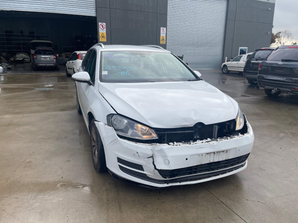 Car Wreckers - Volkswagen Golf 2016 White Auto Petrol