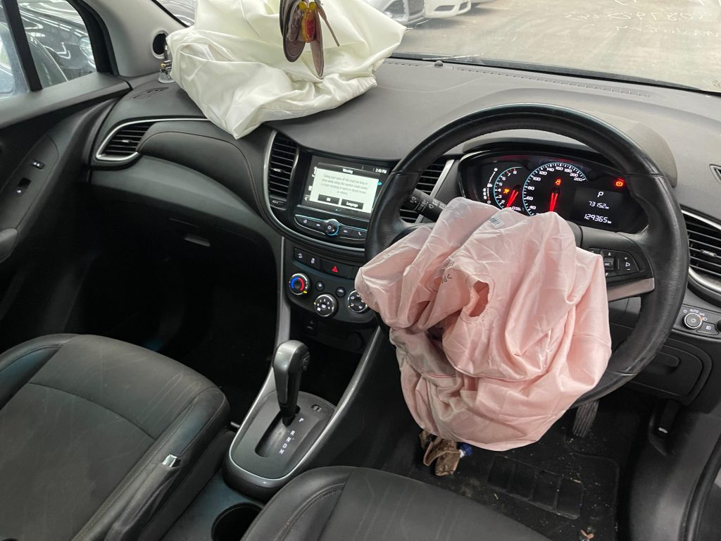 Car Wreckers - Holden Trax 2017 Grey Auto Petrol