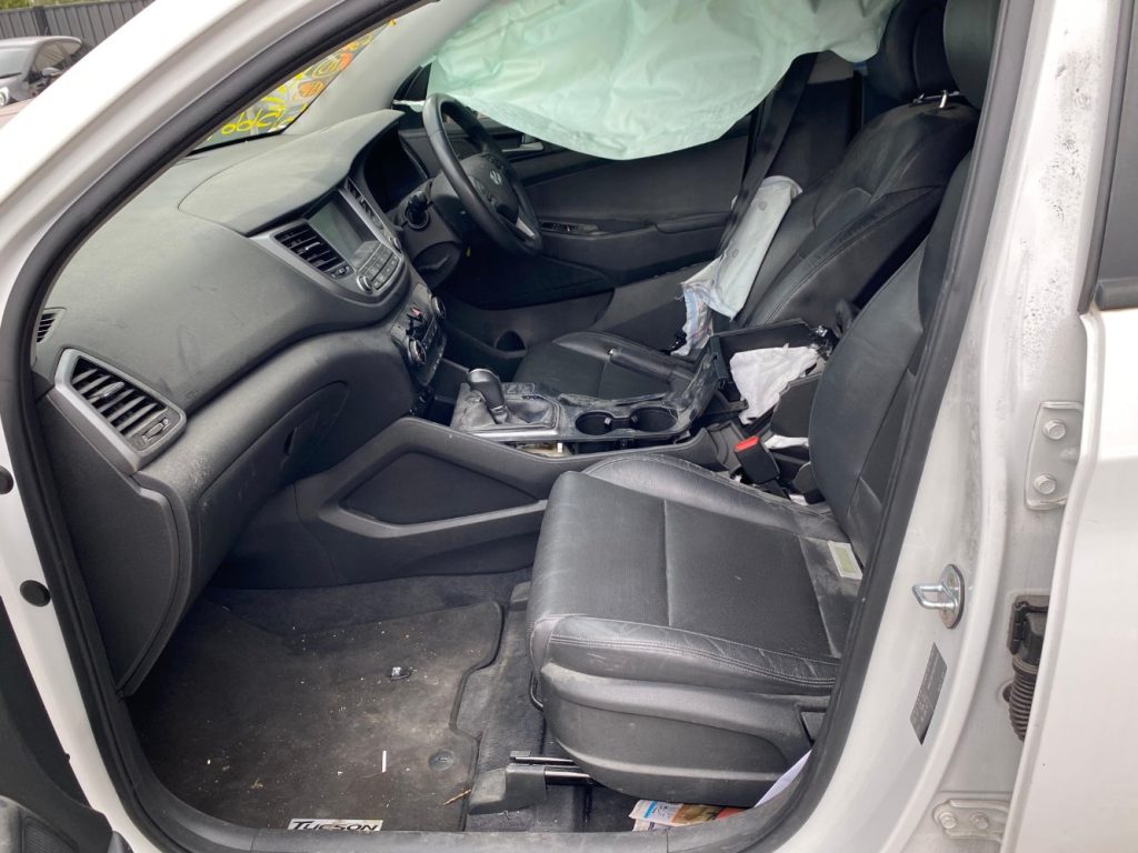 Car Wreckers - Hyundai Tucson 2017 White Auto Petrol