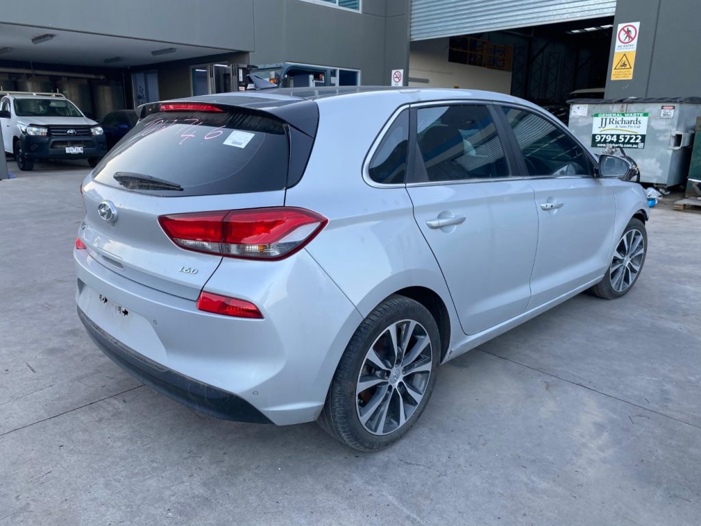 Car Wreckers - Hyundai i30 2017 Silver Auto