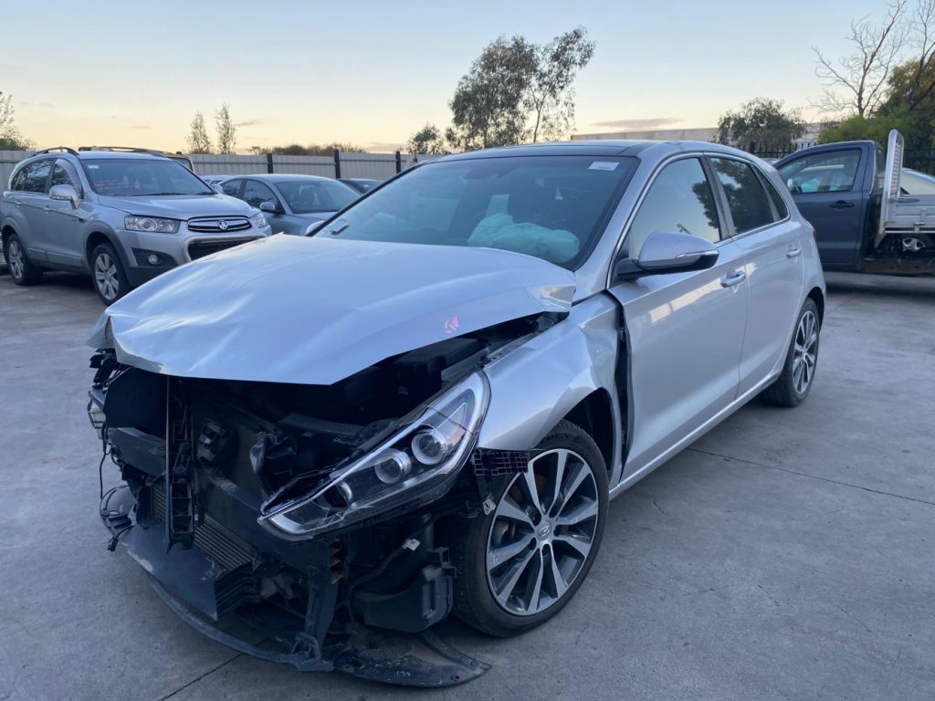 Car Wreckers - Hyundai i30 2017 Silver Auto