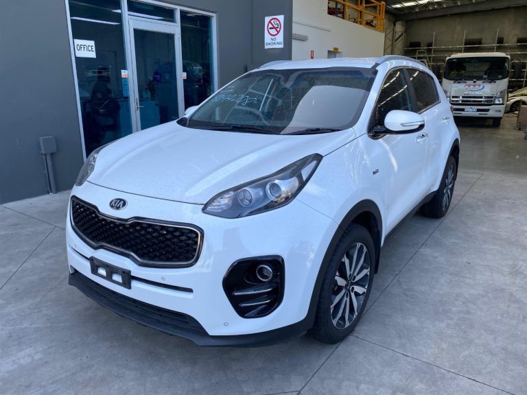 Car Wreckers - Kia Sportage 2017 White Auto Diesel