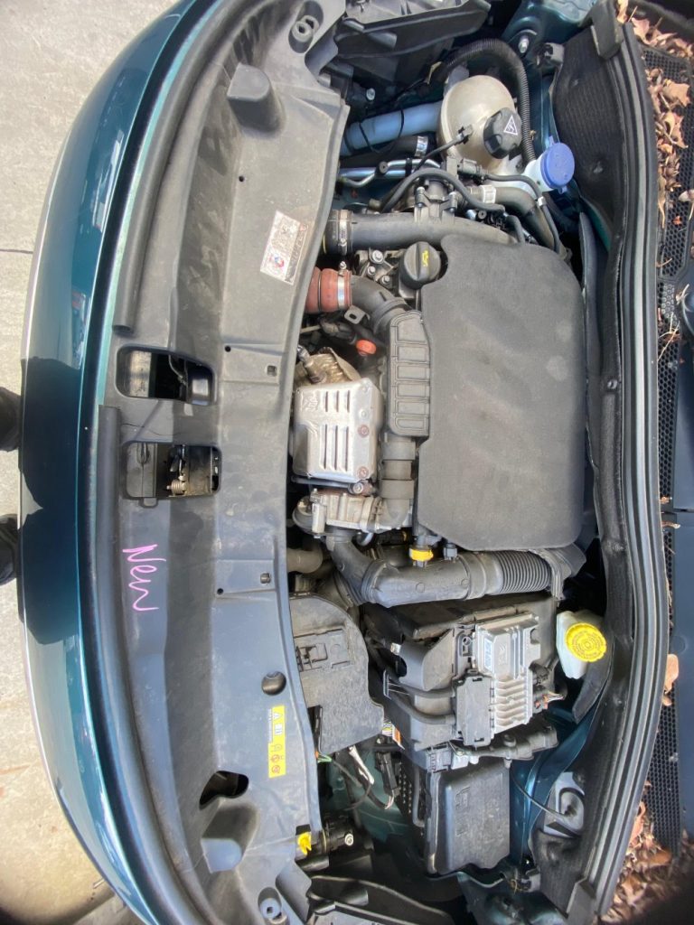 Car Wreckers - Peugeot 2008 2017 Blue Auto Petrol