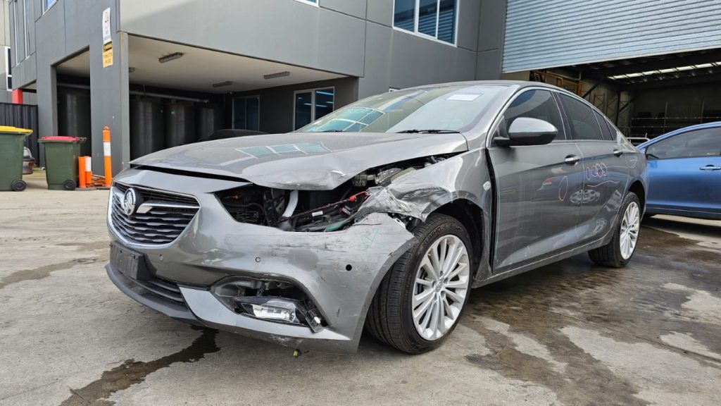 Car Wreckers - Holden Calais 2018 Grey Auto Petrol