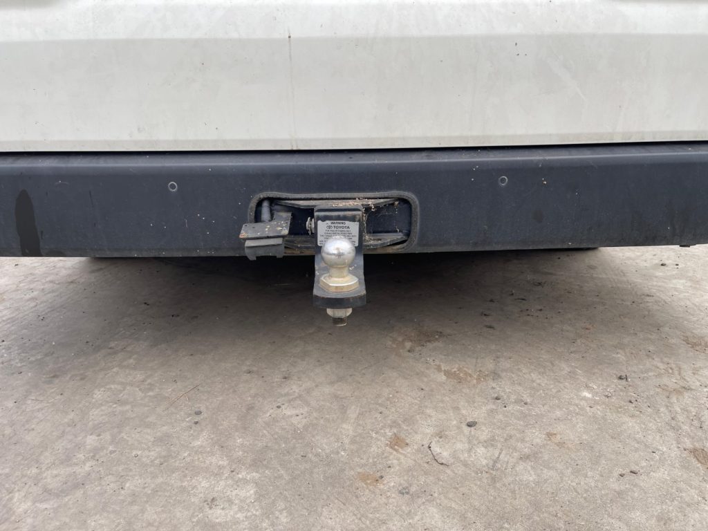 Car Wreckers - Toyota Hiace 2019 White Auto