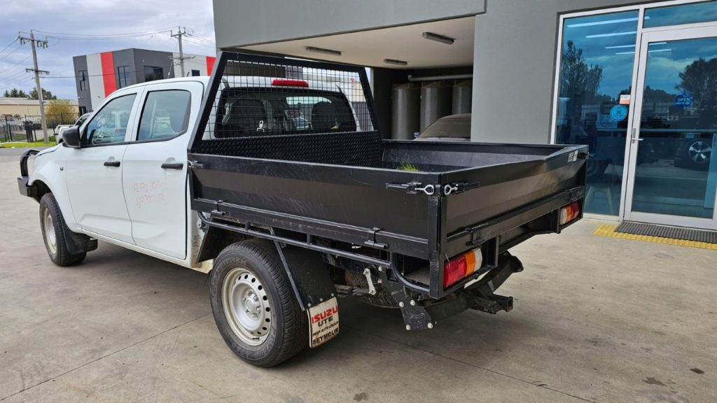 Car Wreckers - Isuzu D-Max 2022 White Auto Petrol
