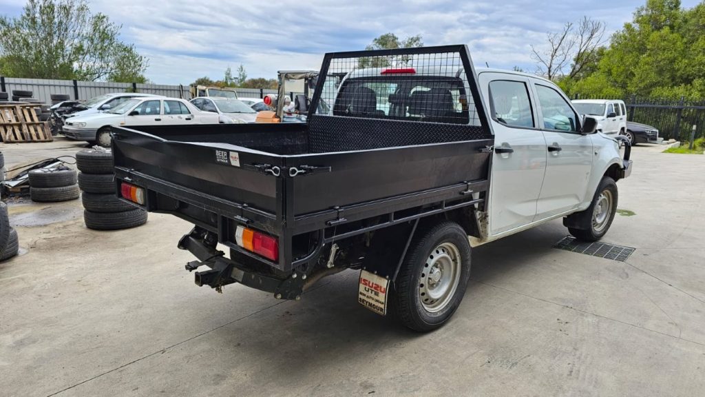 Car Wreckers - Isuzu D-Max 2022 White Auto Petrol