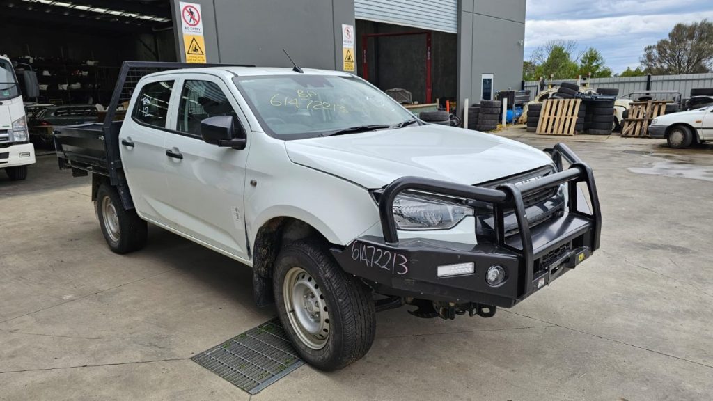 Car Wreckers - Isuzu D-Max 2022 White Auto Petrol