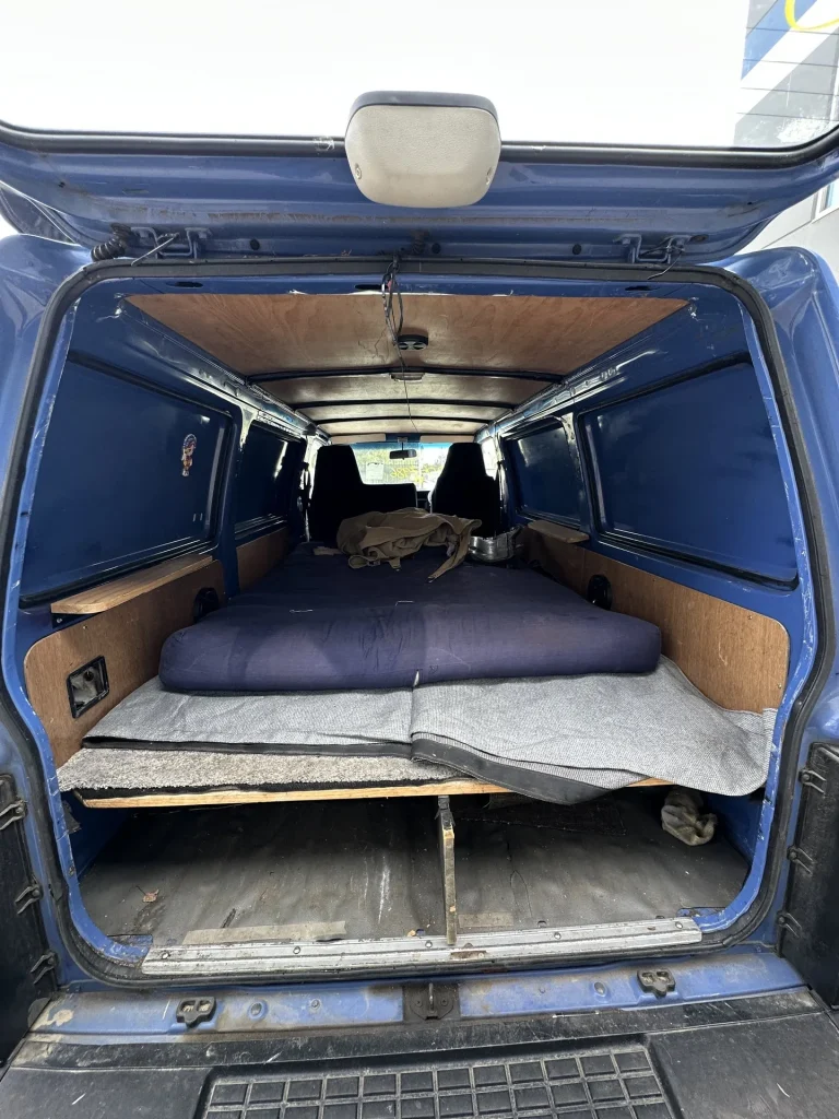 Ford Econovan 1998 Blue Man Petrol