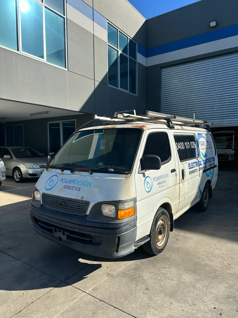 Toyota HiAce 1999 White Manual Petrol