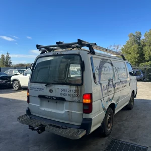 Toyota HiAce 1999 White Manual Petrol