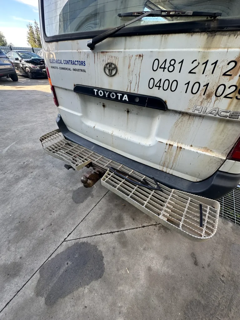 Toyota HiAce 1999 White Manual Petrol