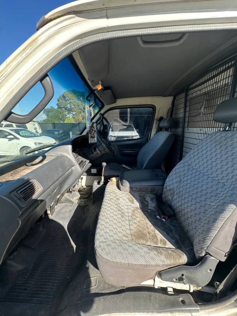 Toyota HiAce 1999 White Manual Petrol