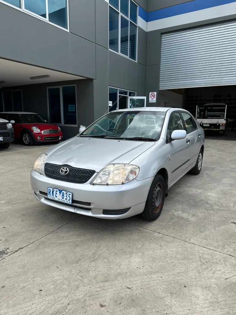 Toyota Corolla 2001 Silver Man Petrol
