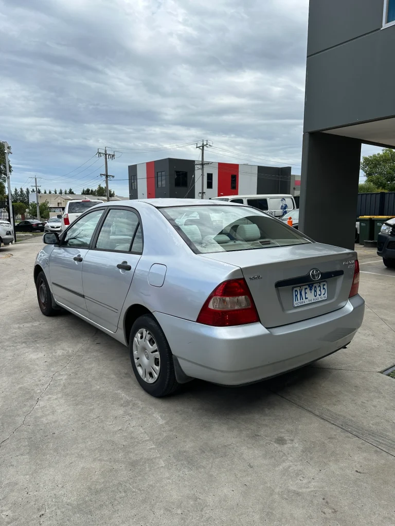 Toyota Corolla 2001 Silver Man Petrol