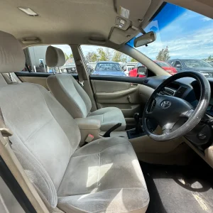 Toyota Corolla 2001 Silver Man Petrol