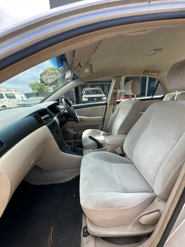 Toyota Corolla 2001 Silver Man Petrol