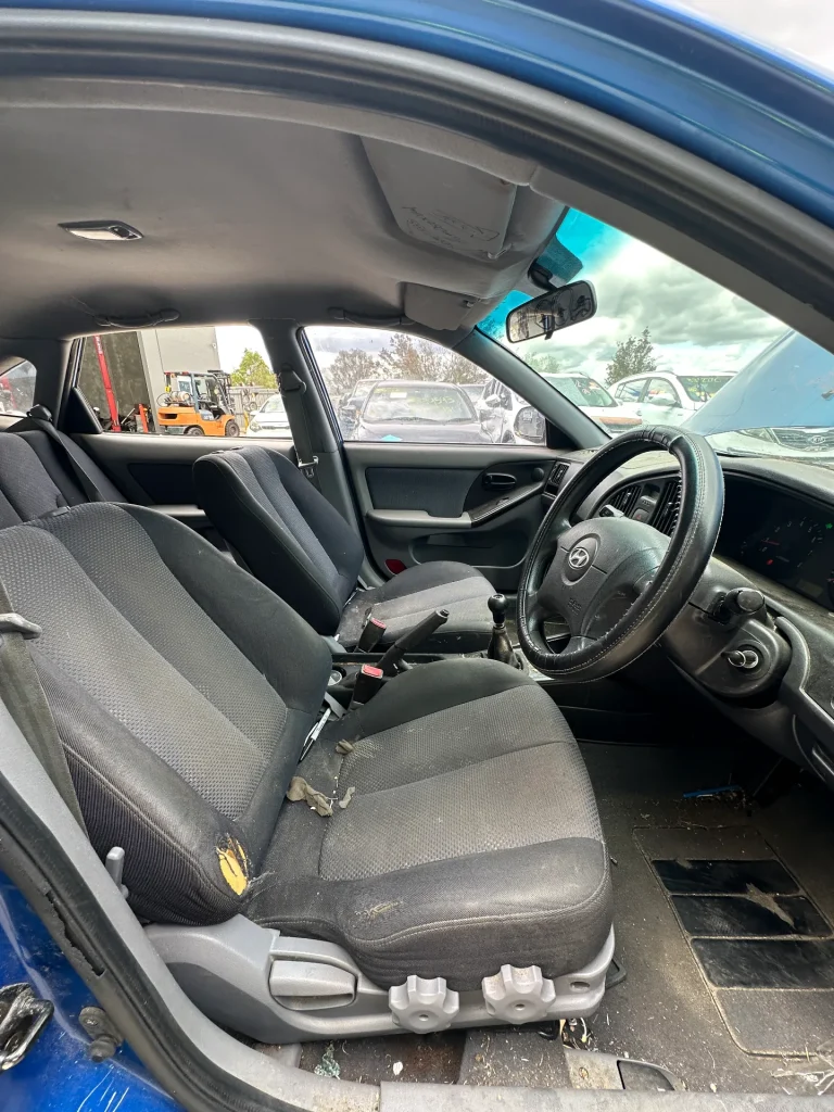 Hyundai Elantra 2004 Blue Manual Petrol