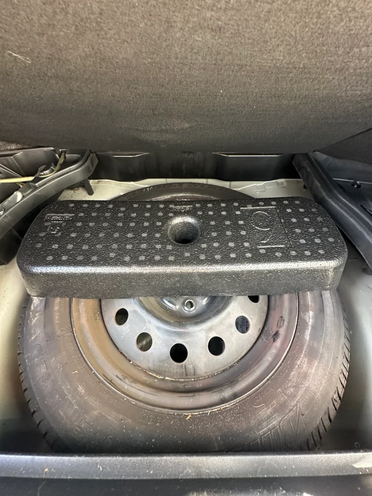 Toyota Corolla 2004 Silver Auto Petrol