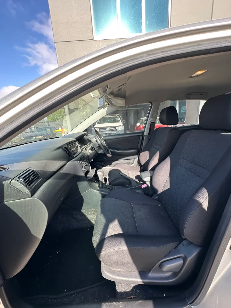 Toyota Corolla 2004 Silver Auto Petrol